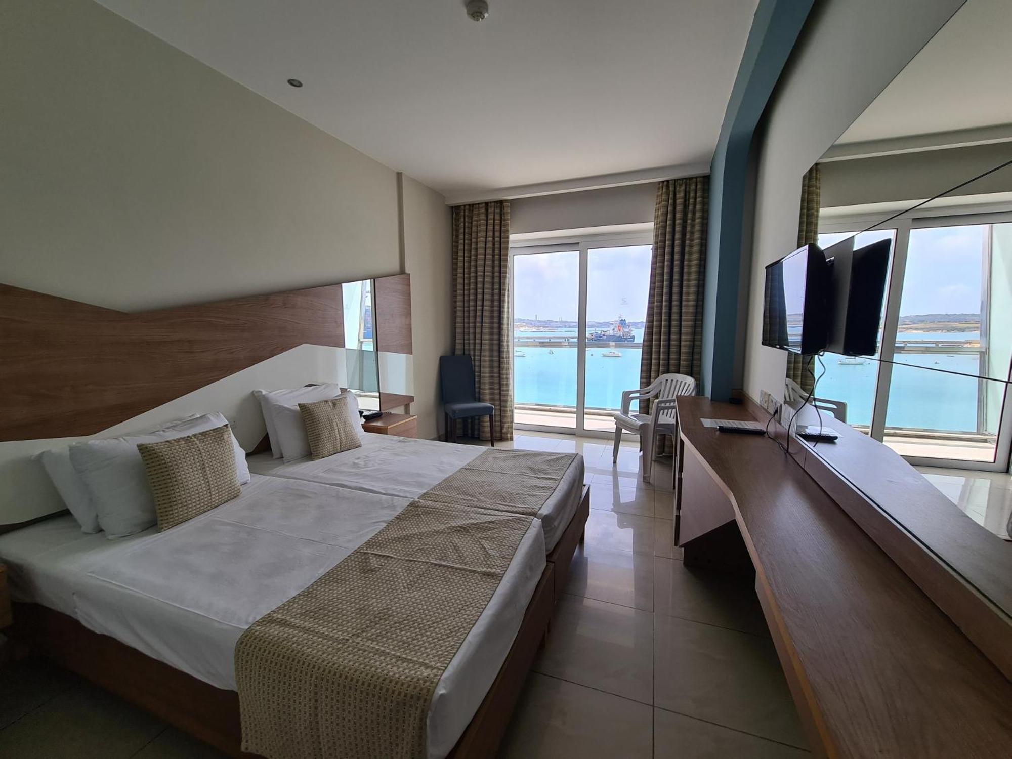 Water'S Edge Hotel Birżebbuġa Δωμάτιο φωτογραφία